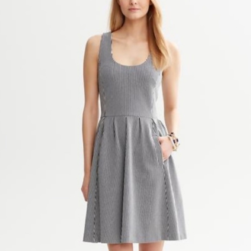 Women's Banana Republic striped ponte dress sz 0